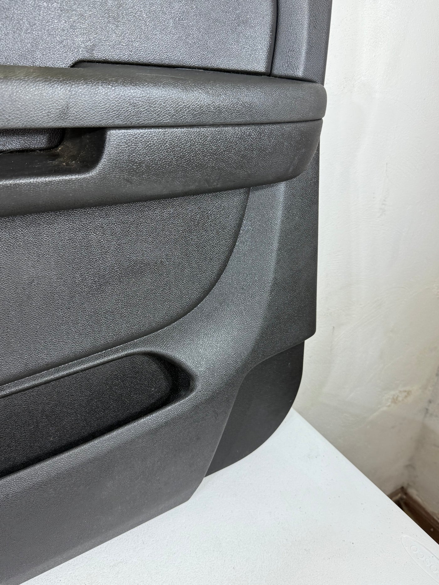 07-09 Chevy Silverado GMC SIERRA Right Passenger Front Door Trim Panel OEM