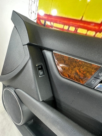 2010 2011 MERCEDES BENZ C-CLASS C300 Front Door Interior Panel Passenger front right side