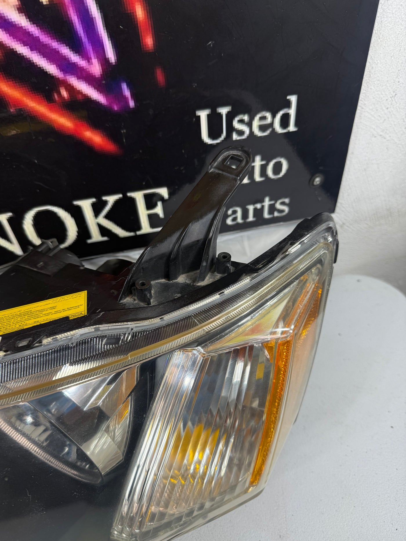 Xenon HID 2007-2009 Mitsubishi Outlander Left Driver  Headlight OEM