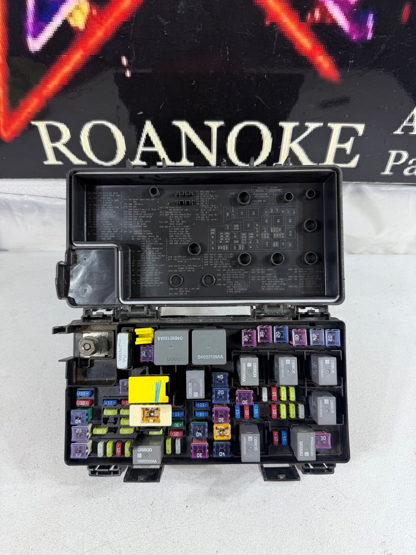 2012 DURANGO GRAND CHEROKEE TIPM INTEGRATED POWER MODULE FUSE BOX OEM 68089321AD