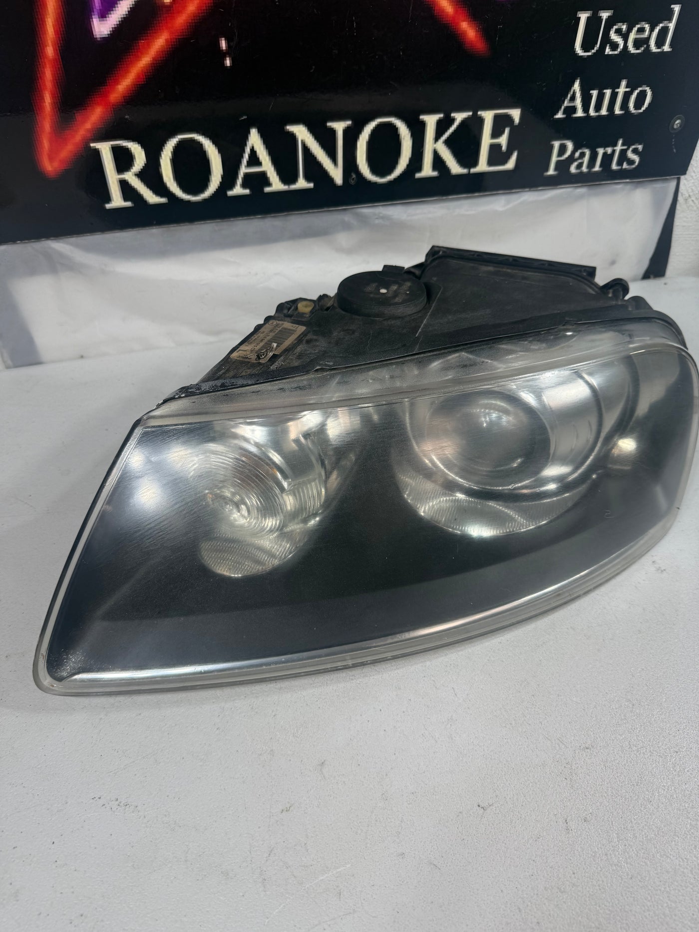 2004 2005 2006 2007 Volkswagen Touareg Xenon HID Headlight Driver Side OEM