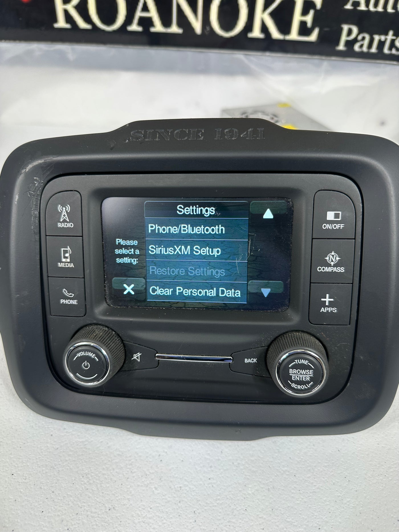 2015-2017 Jeep Renegade Radio Receiver 5" Display Screen With Satellite OEM