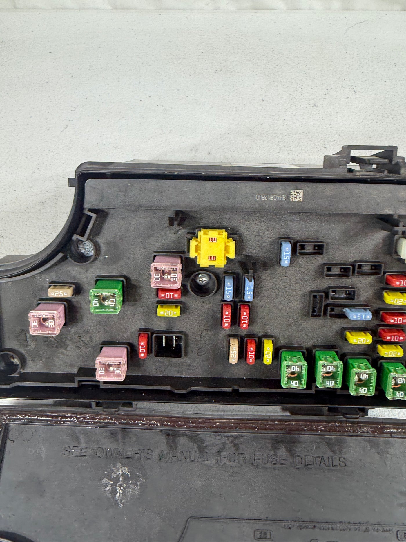 2008-2009 Chrysler Sebring Dodge Avenger Relay Fuse Box P68028008AB Module OEM