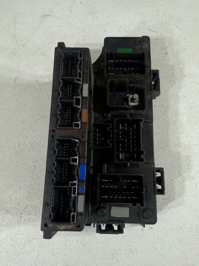 2008-2009 Chrysler Sebring Dodge Avenger Relay Fuse Box P68028008AB Module OEM