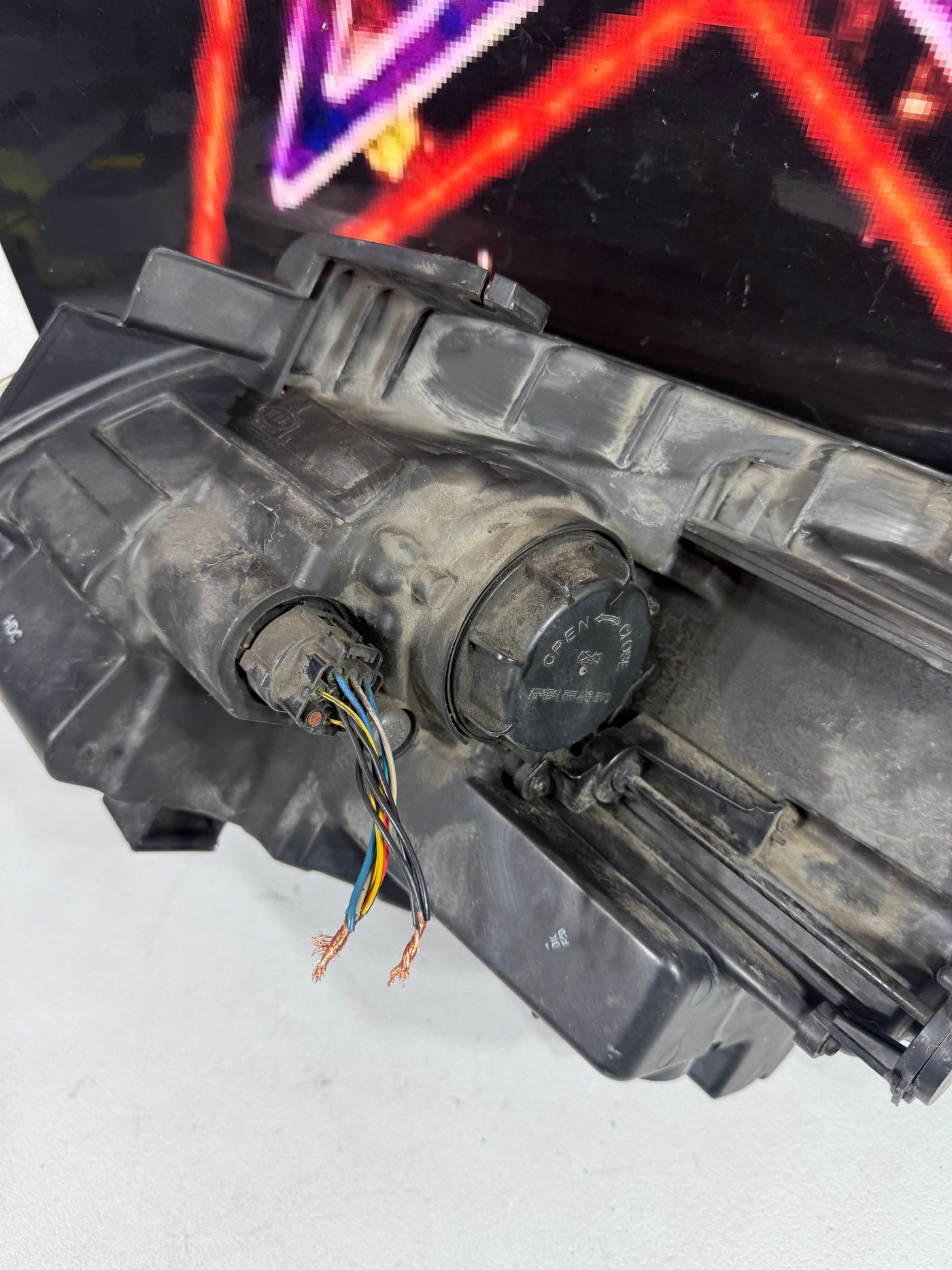 2012-2013 Kia Soul Right Passenger Side Headlight Halogen W/LED OEM