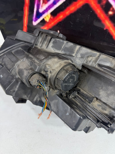 2012-2013 Kia Soul Right Passenger Side Headlight Halogen W/LED OEM