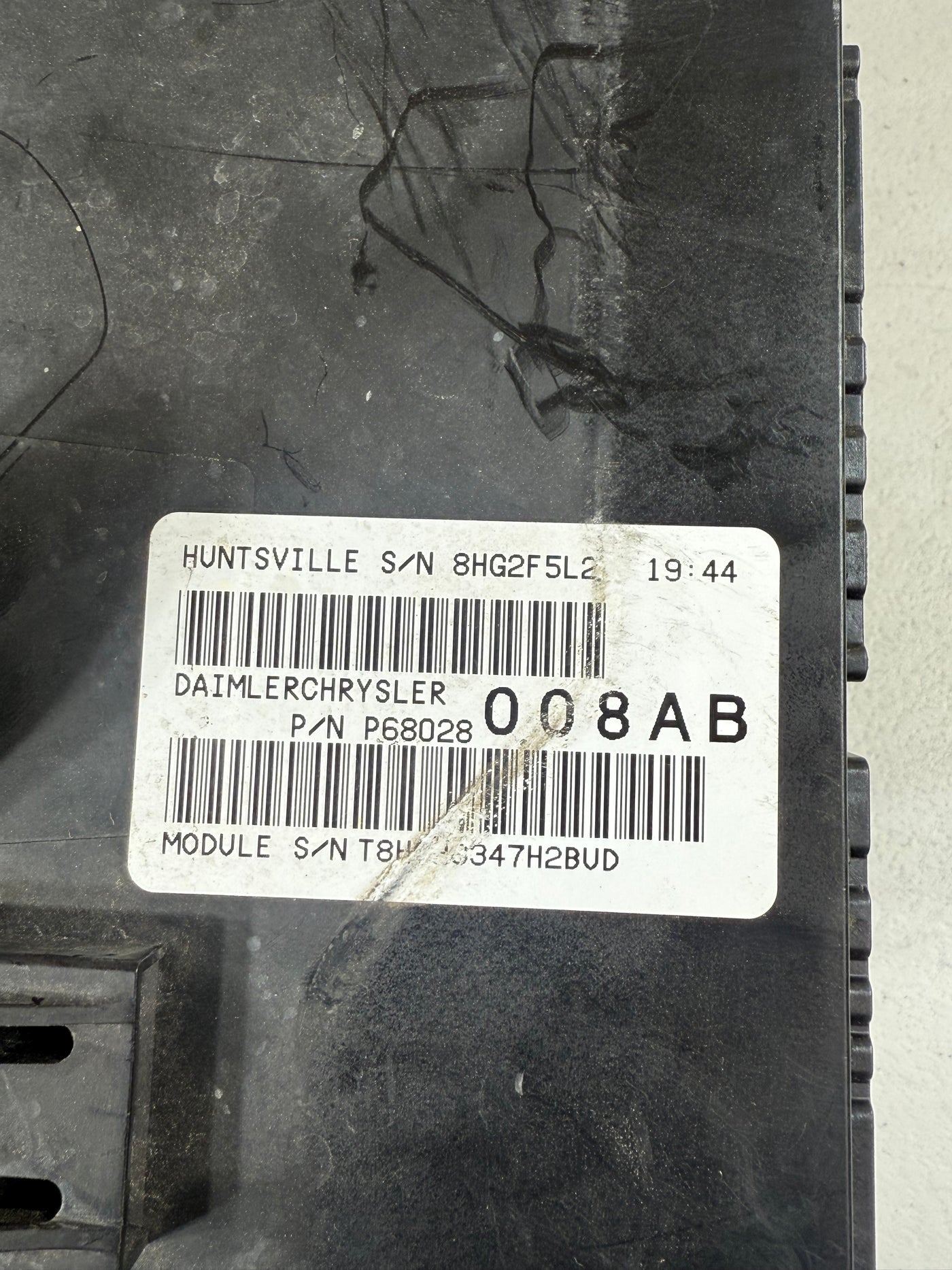 2008-2009 Chrysler Sebring Dodge Avenger Relay Fuse Box P68028008AB Module OEM