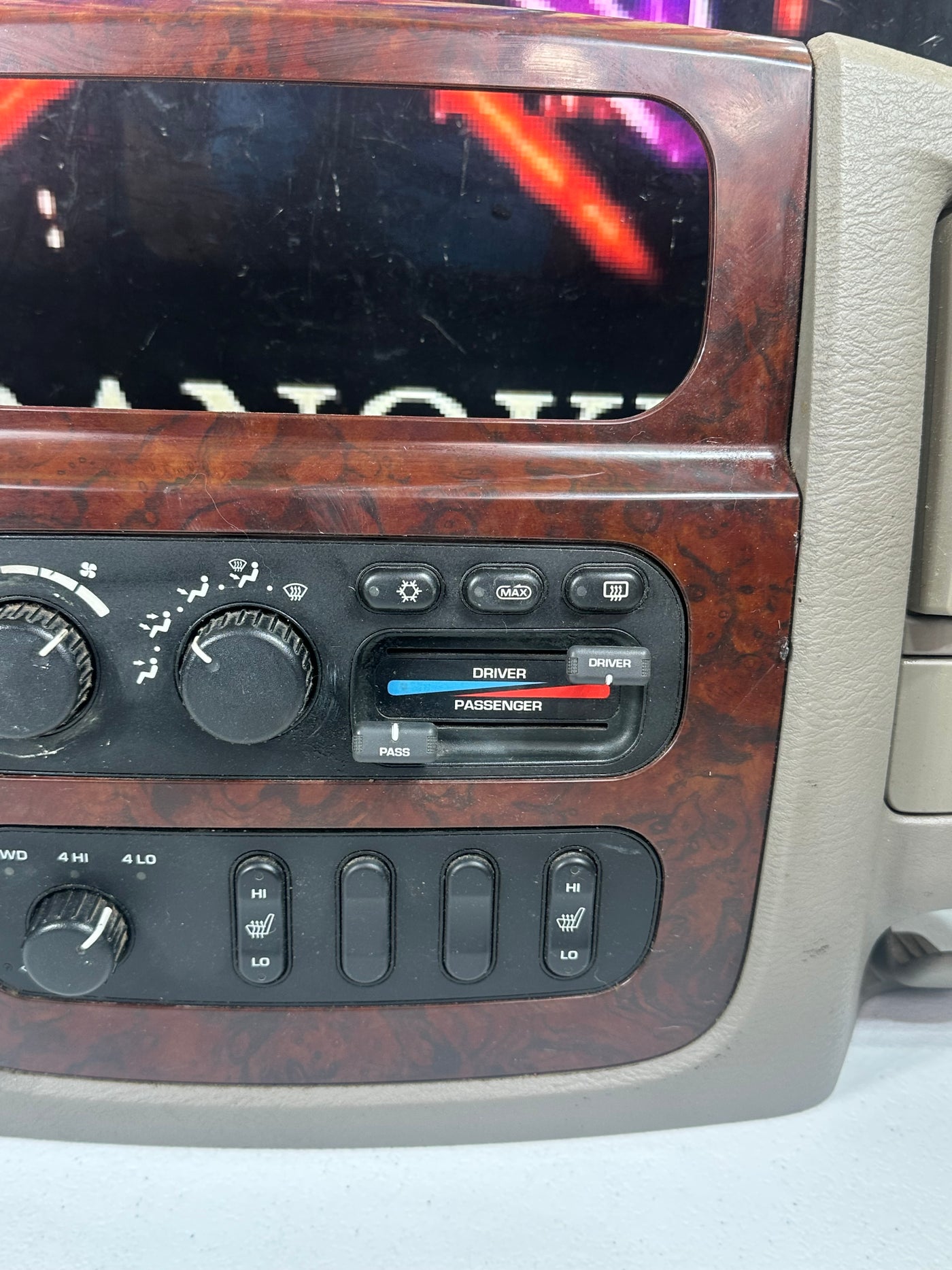 02 2002 Dodge Ram 1500 HEATER CLIMATE TEMPERATURE CONTROL DUAL ZONE P55056811AD