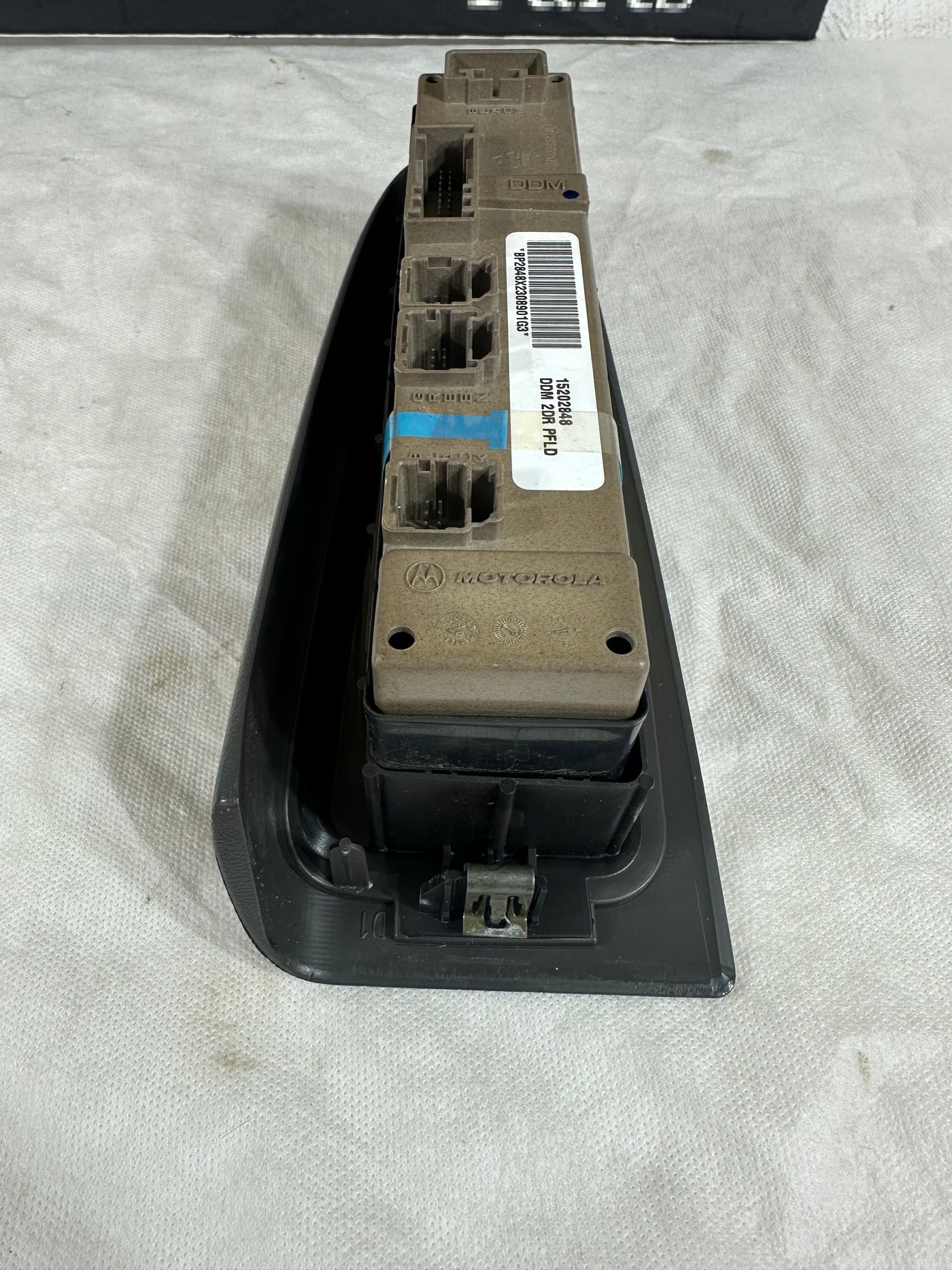 03-06 SIERRA SILVERADO LEFT DRIVER SIDE *2DR* MASTER POWER WINDOW SWITCH OEM