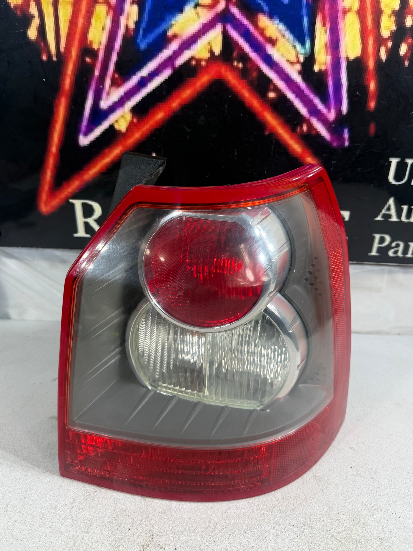 2008-2012 Land Rover LR2 HSE Rear Exterior Right Passenger Side Tail Light OEM