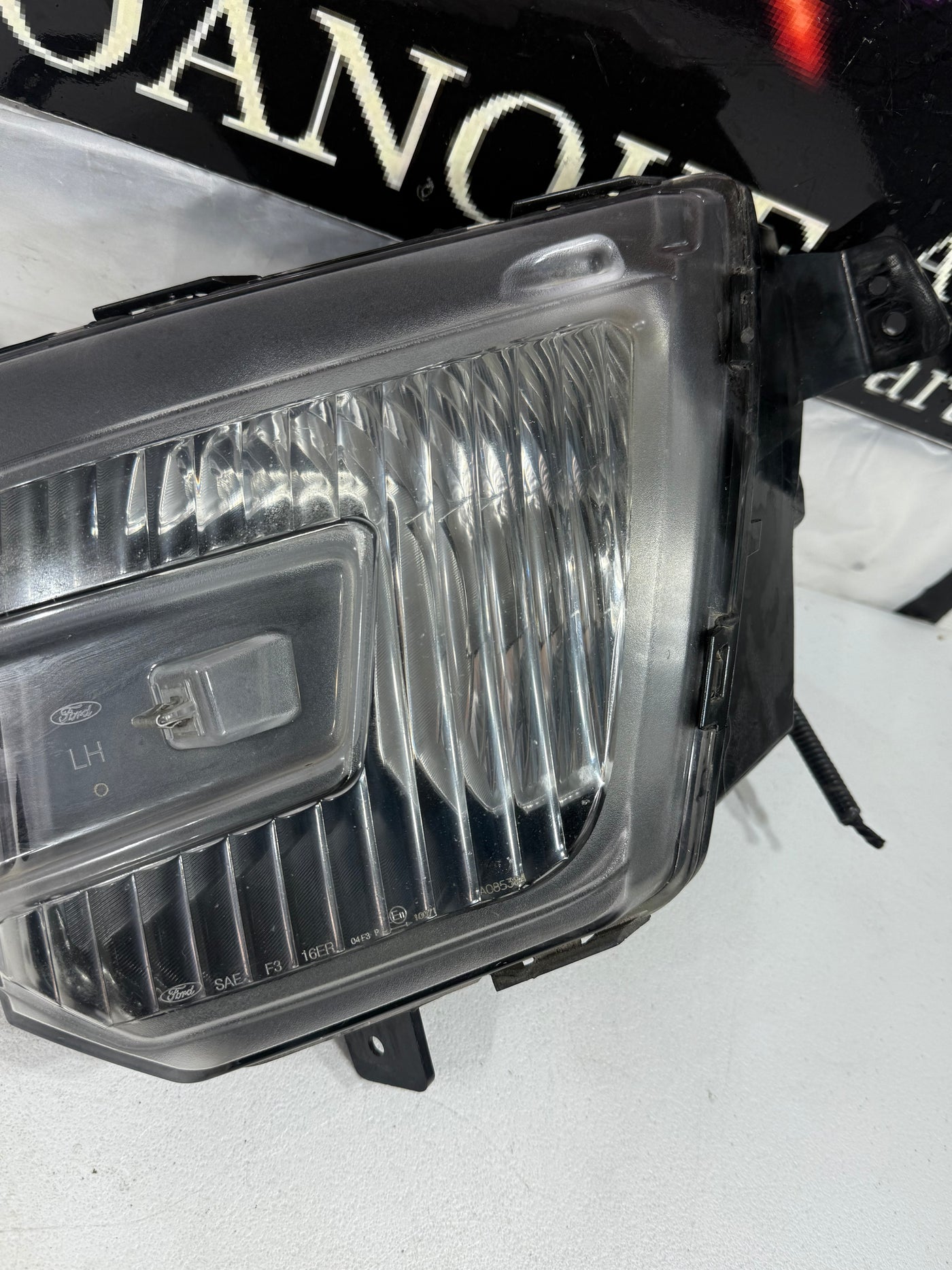 2016 - 2019 FORD EXPLORER FOG LIGHT LAMP LEFT DRIVER HALOGEN OEM