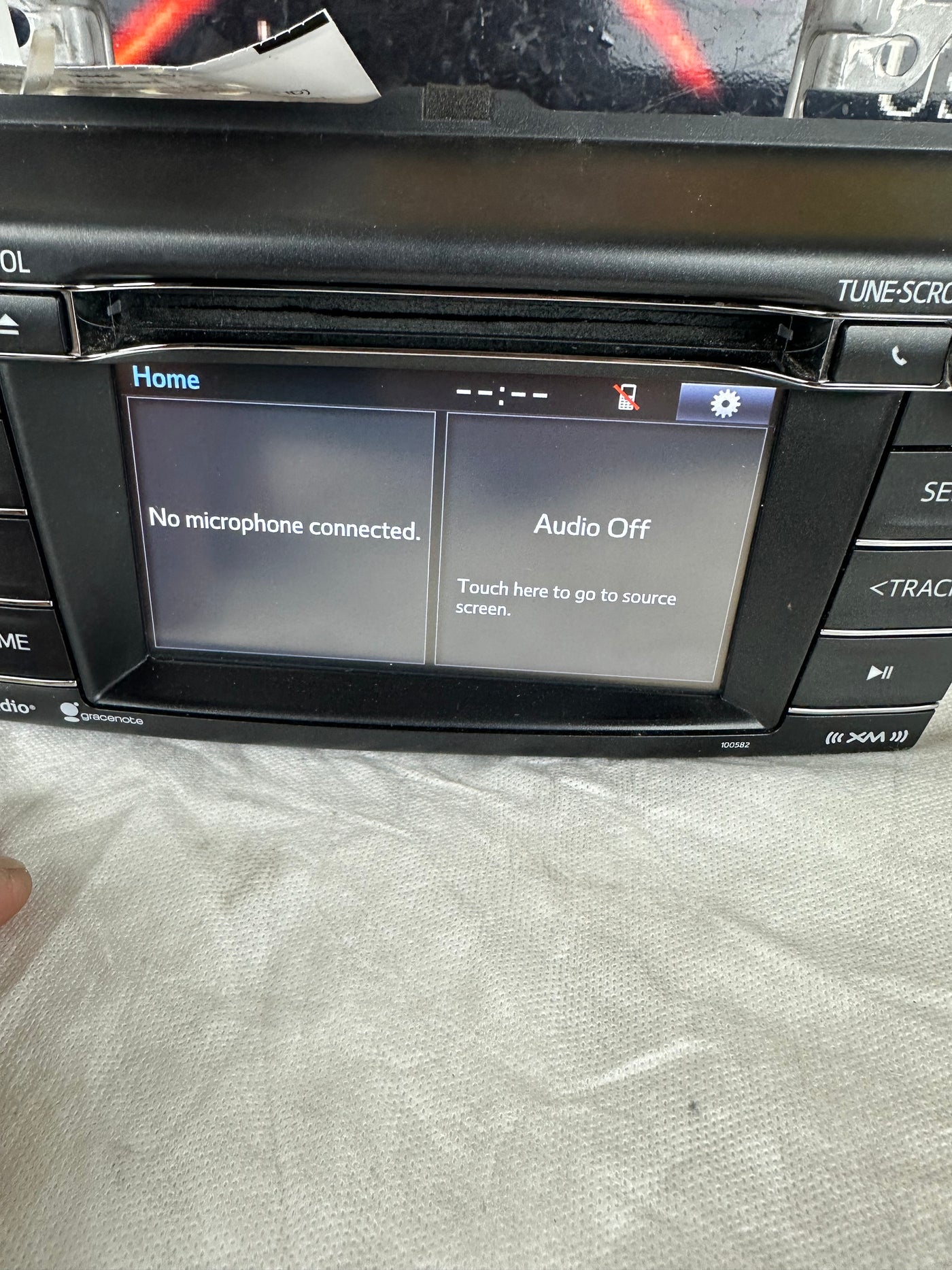 Reman 2015-2018 Toyota RAV4 OEM HD Radio Touch Screen CD Player Gracenote 100582