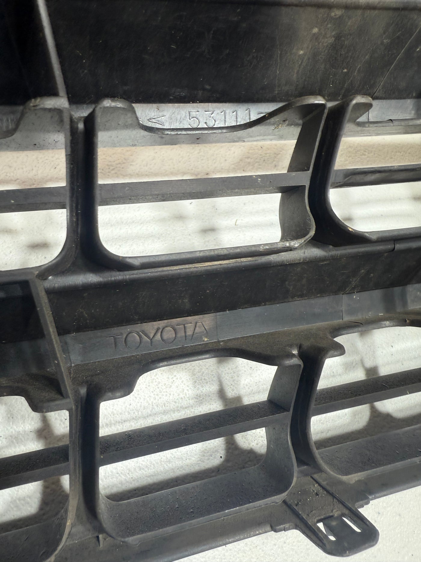 2001 2002 2003 Toyota Highlander Front Upper Grille Grill With Emblem OEM BLUE