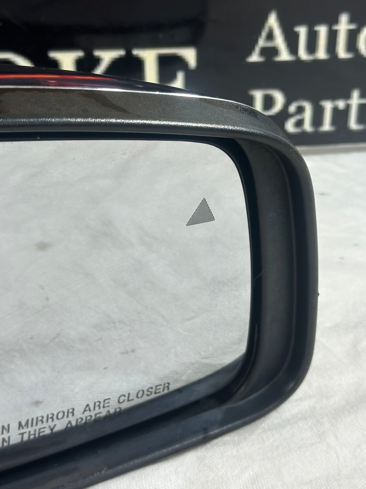 2011-2022 DODGE DURANGO PASSENGER RIGHT SIDE VIEW DOOR MIRROR W/BLIND SPOT OEM