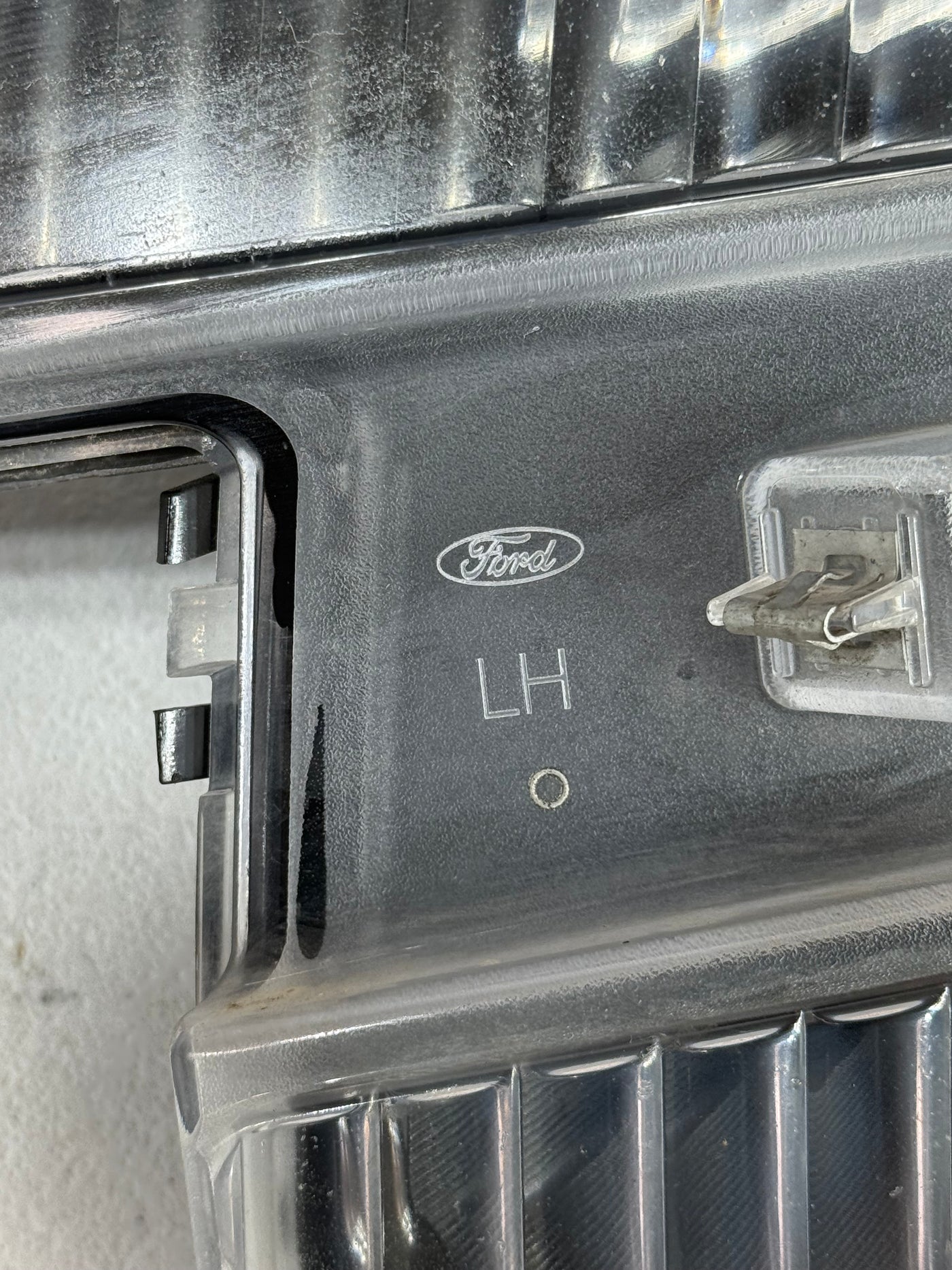 2016 - 2019 FORD EXPLORER FOG LIGHT LAMP LEFT DRIVER HALOGEN OEM