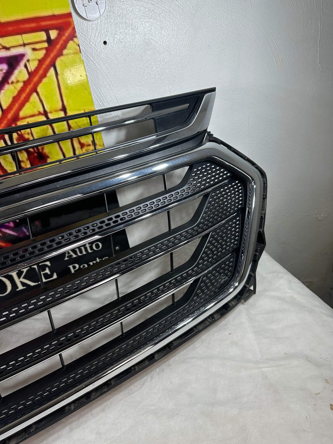 Grille Grill 2018-2020 Chevrolet Traverse 23376131 OEM