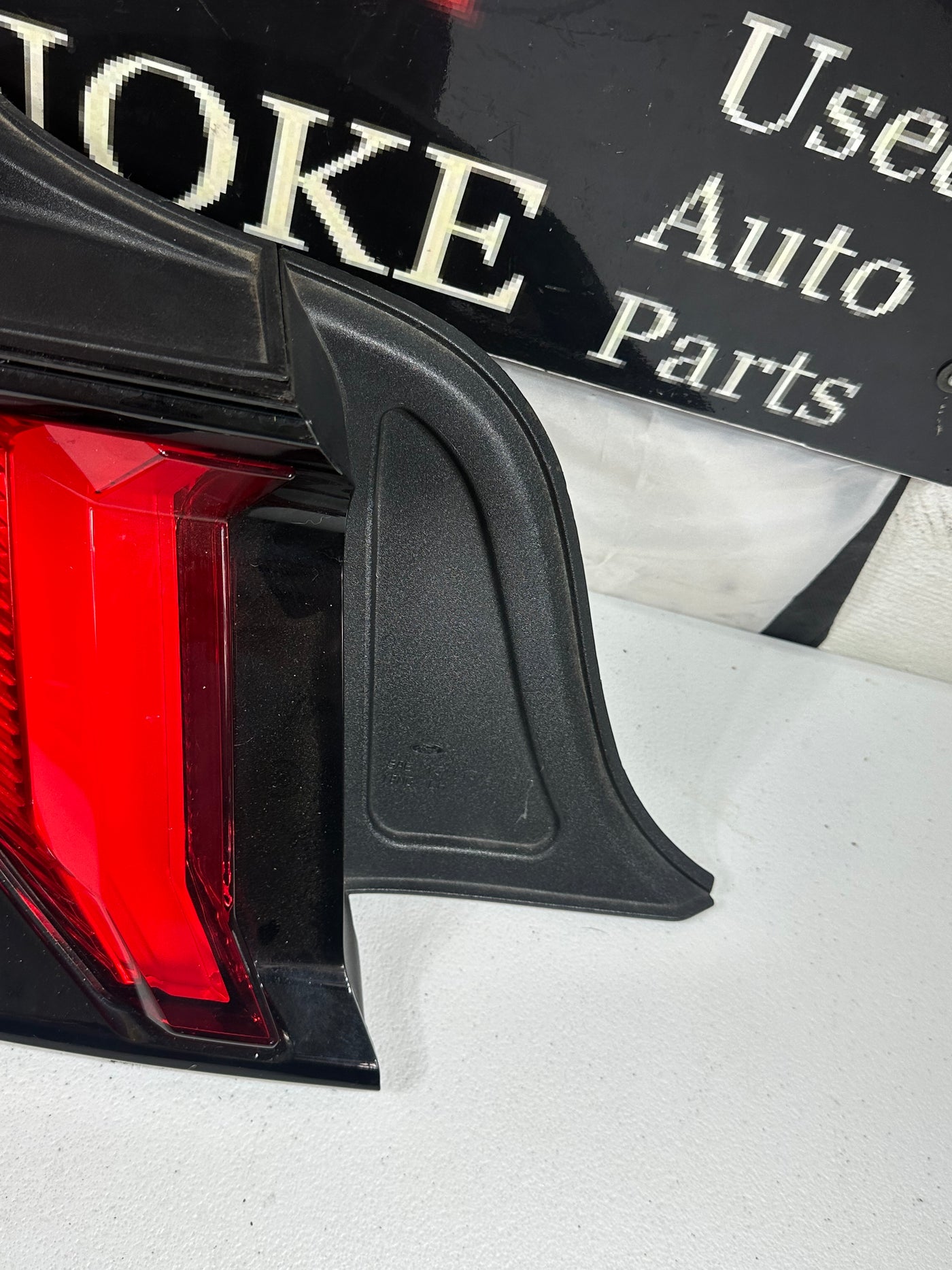 2018-2021 FORD MUSTANG LEFT DRIVER SIDE TAIL LIGHT TAILLIGHT LAMP LED OEM