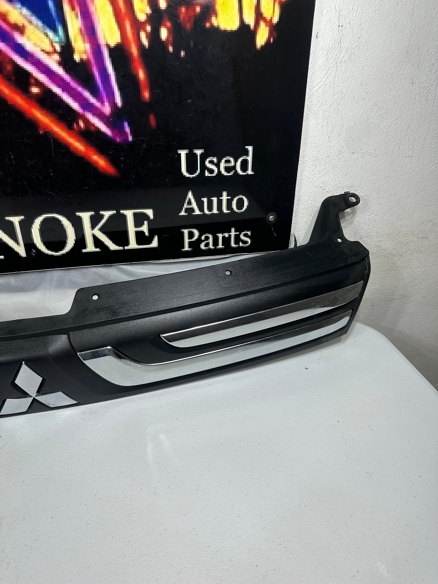 2014 MITSUBISHI OUTLANDER (NOT SPORT ) Grille OEM