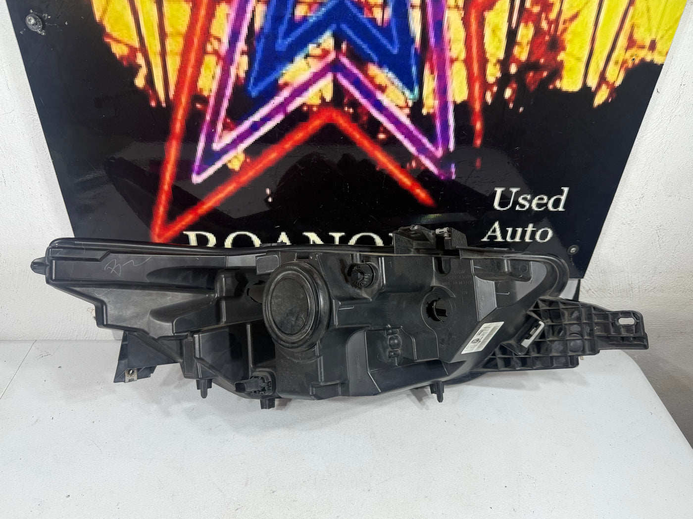 2013-2019 Ford Taurus Headlight Assembly Halogen left driver side genuine OEM