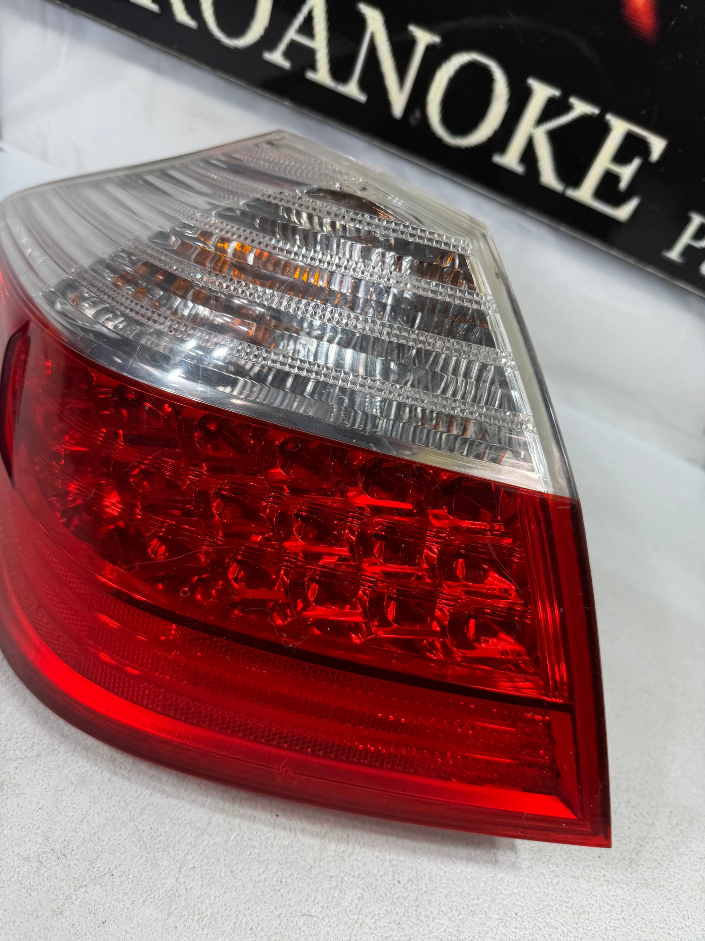 2009-2011 Hyundai Genesis Sedan Left Driver OUTER Tail Light Assembly OEM