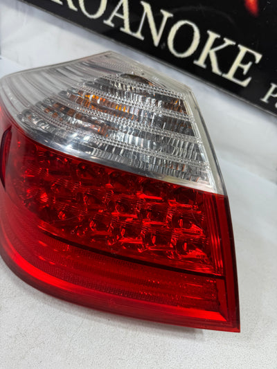 2009-2011 Hyundai Genesis Sedan Left Driver OUTER Tail Light Assembly OEM