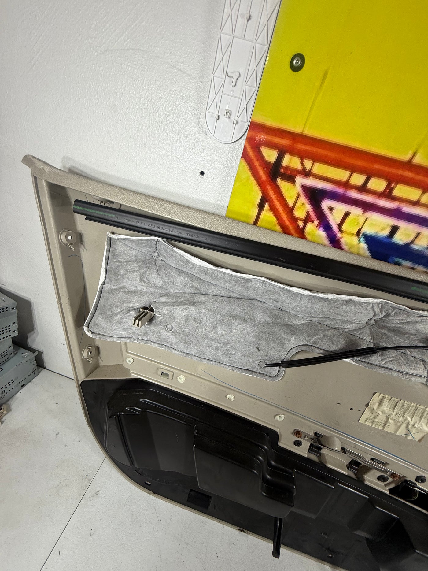 OEM 2010 - 2014 FORD MUSTANG COUPE RIGHT PASSENGER DOOR PANEL BEIGE SHAKER