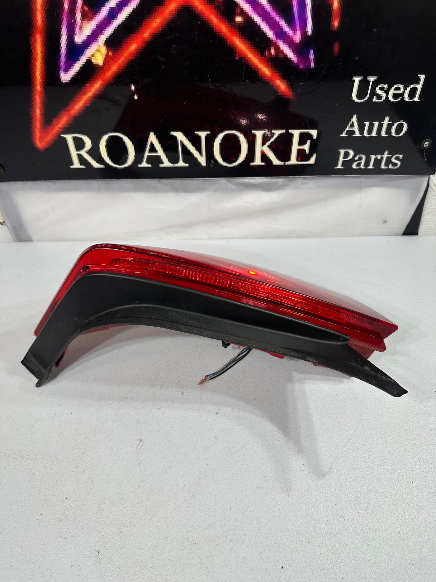 2013-2018 CADILLAC ATS REAR RIGHT passenger SIDE TAIL LIGHT TAILLIGHT LAMP OEM