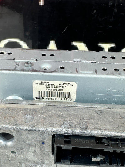 2013 - 2019 Ford Flex Radio Info Navigation Display Screen 8" OEM DA8T18B955FA