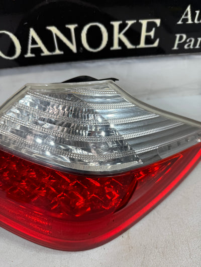 2009-2011 Hyundai Genesis Sedan Right/Passenger OUTER Tail Light Assembly OEM