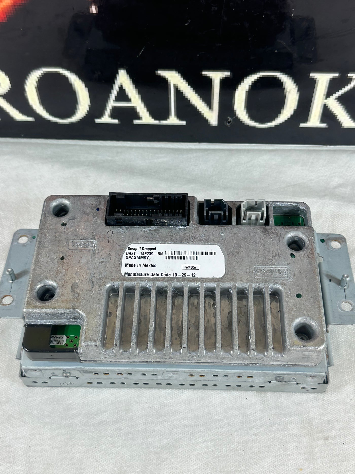 2013 - 2019 Ford Flex Radio Info Navigation Display Screen 8" OEM DA8T18B955FA