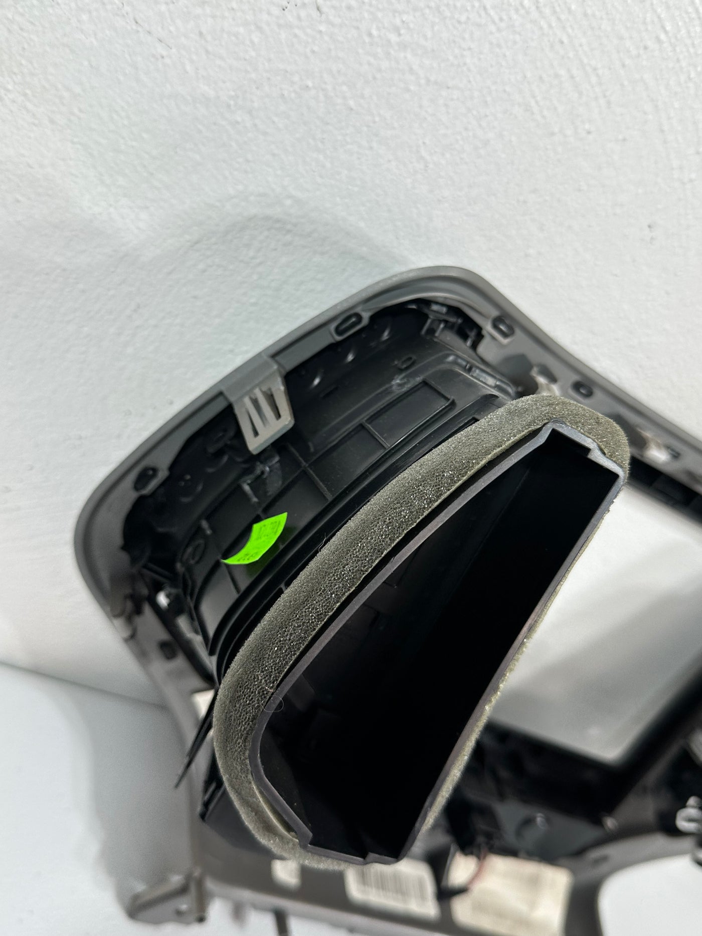 2014 2015 2016 2017 2018 JEEP CHEROKEE RADIO BEZEL DASH TRIM VENT OEM
