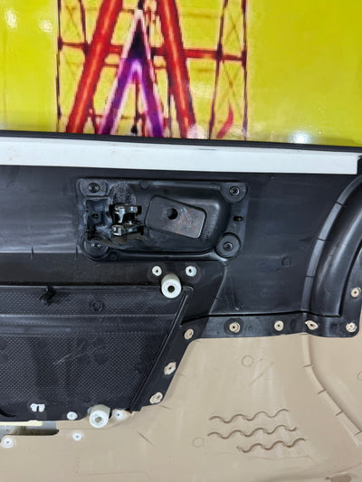 2006 - 2010 HUMMER H3 Door Panel Front Right Passenger Side OEM