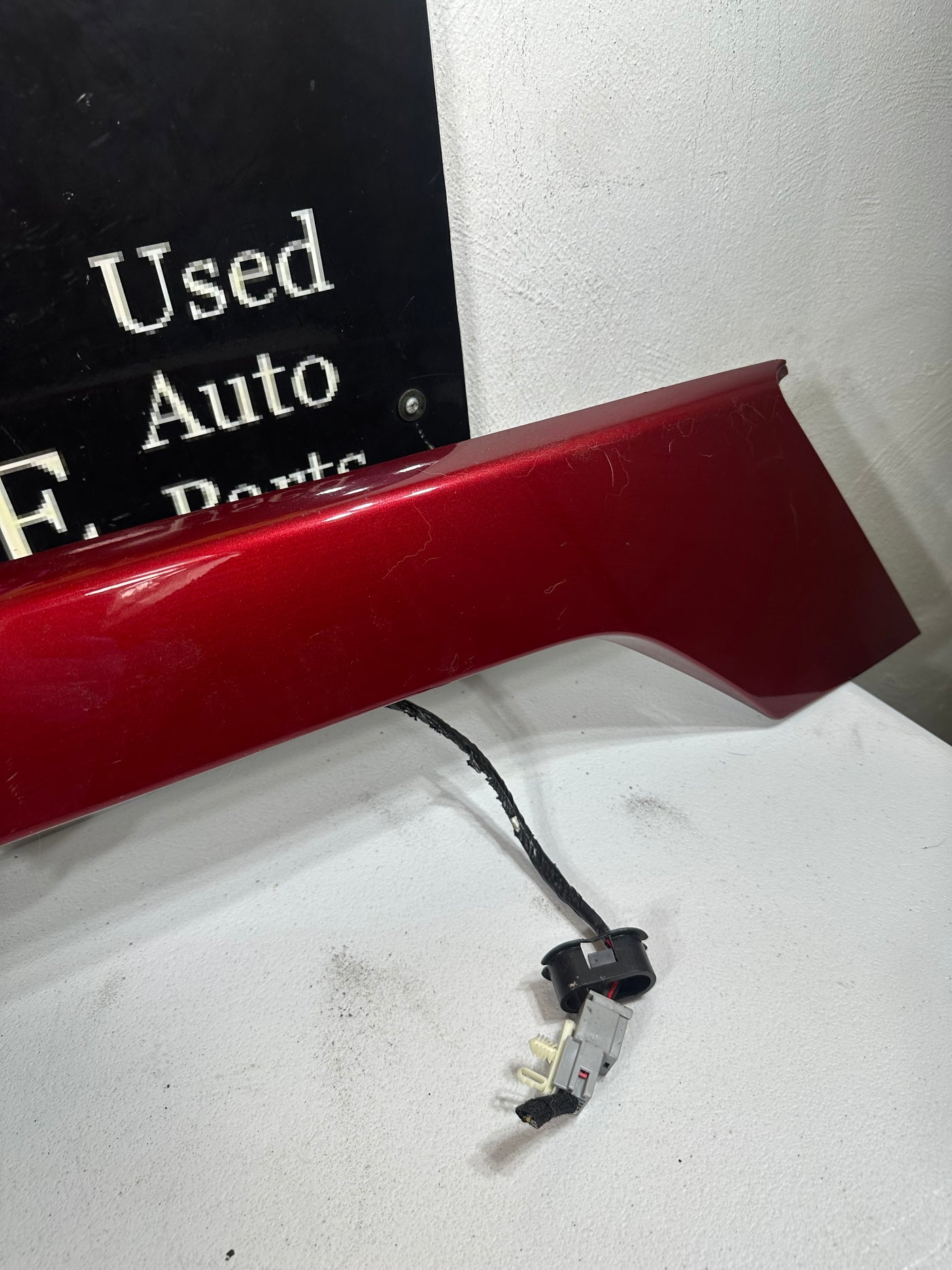 2017-2019 FORD ESCAPE LIFTGATE MOLDING GARNISH BACKUP CAMERA BURGUNDY OEM