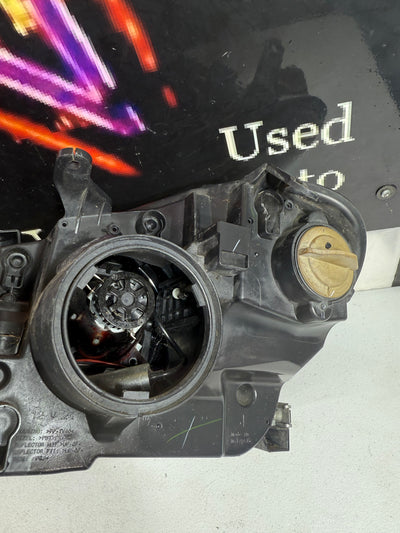 Passenger Right Headlight Fits 10-13 KIZASHI OEM