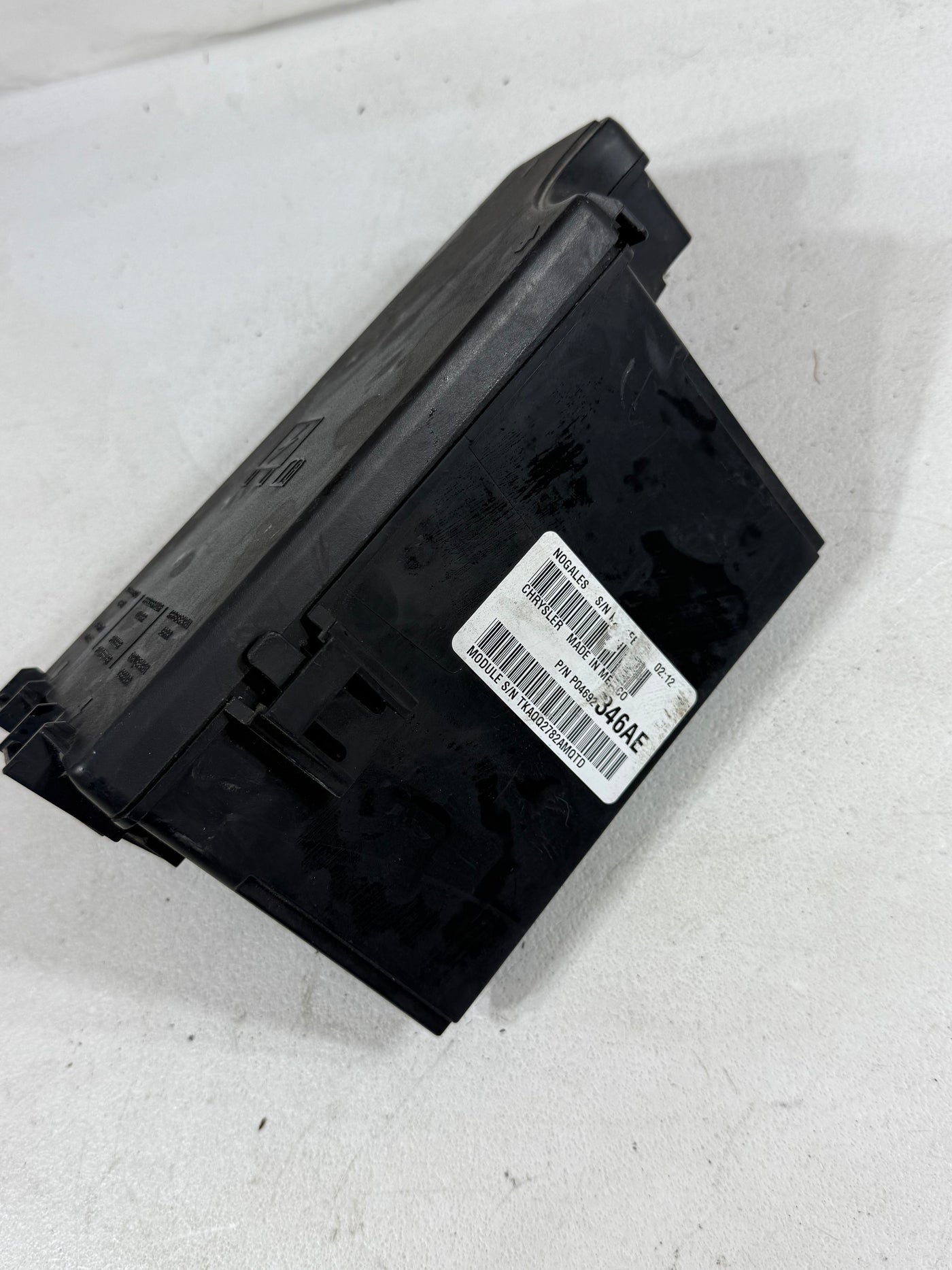2011-2014 Chrysler 200 Dodge Avenger TIPM Fuse Relay Box P04692346AE OEM