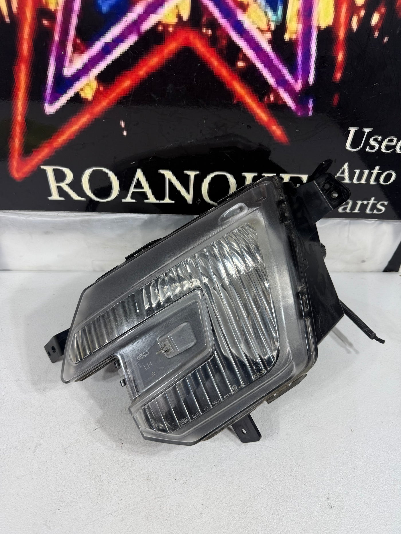 2016 - 2019 FORD EXPLORER FOG LIGHT LAMP LEFT DRIVER HALOGEN OEM