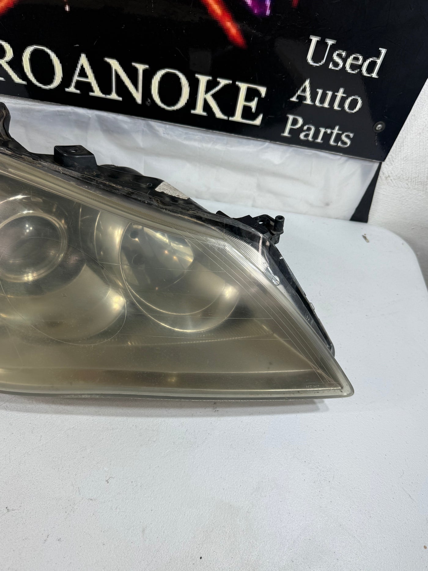 Passenger Right Headlight Fits 10-13 KIZASHI OEM