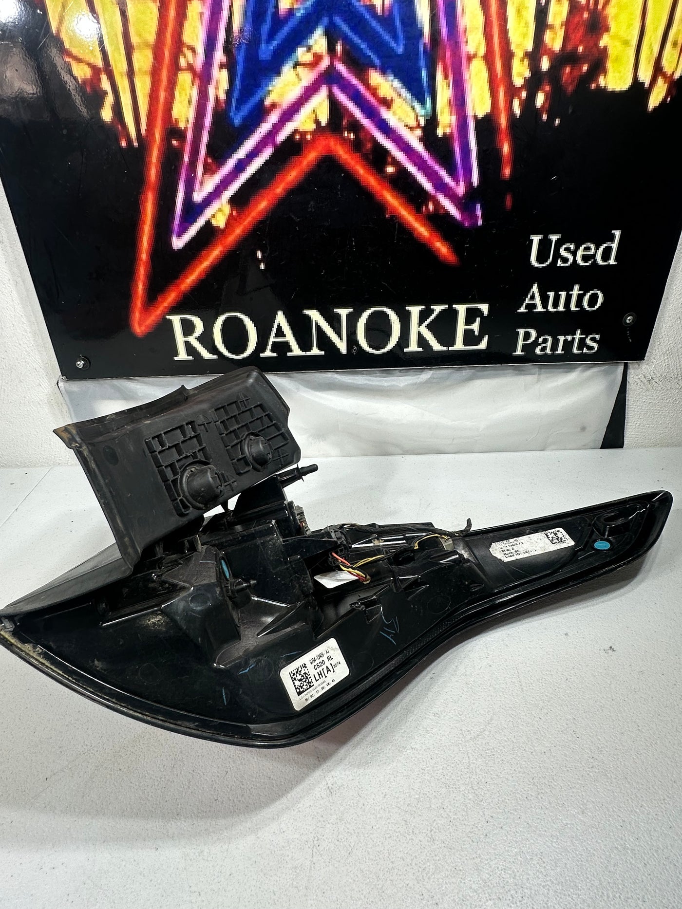 17 18 FORD ESCAPE Tail Light Assembly Left Driver Side OEM E1425