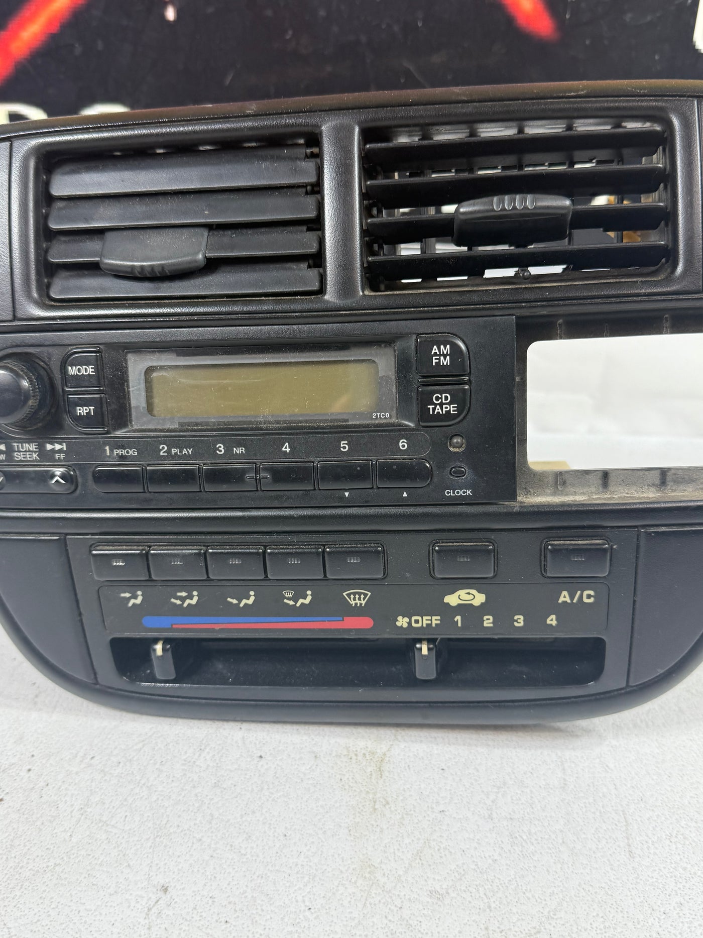 1996 - 1998 HONDA CIVIC OEM  CENTER DASH AC/ HEATER CLIMATE CONTROL UNIT STEREO