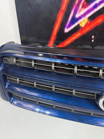 2001 2002 2003 Toyota Highlander Front Upper Grille Grill With Emblem OEM BLUE