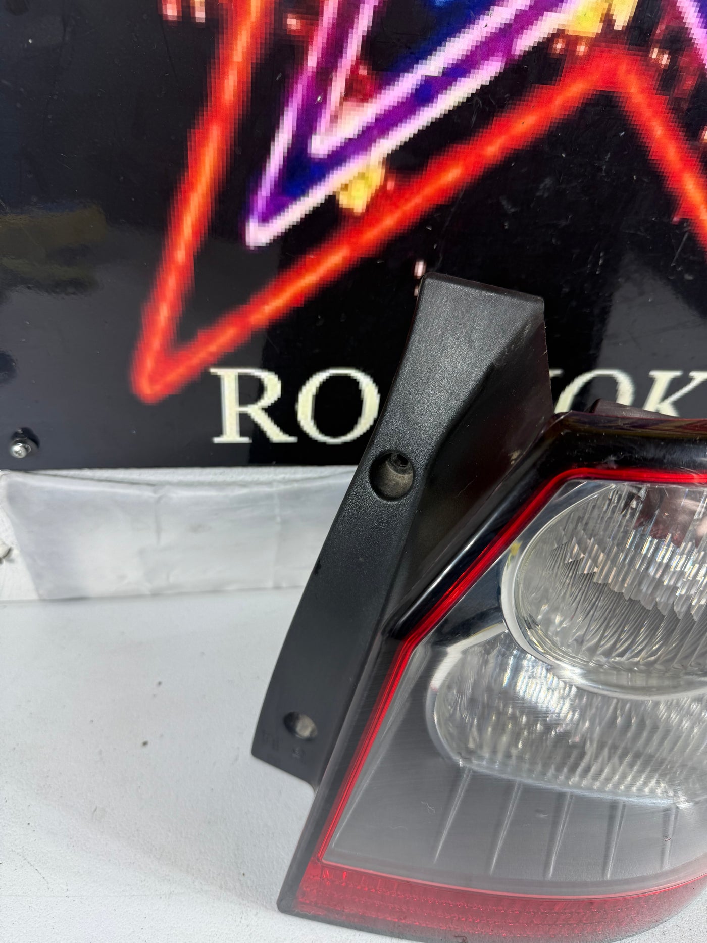 2008-2012 Land Rover LR2 HSE Rear Exterior RH Right Passenger Tail Light OEM
