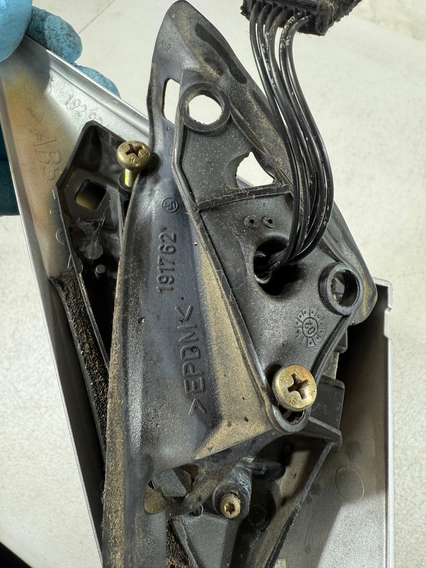 01-04 Mercedes R170 SLK230 SLK320 Passenger Side View Door Mirror Silver OEM