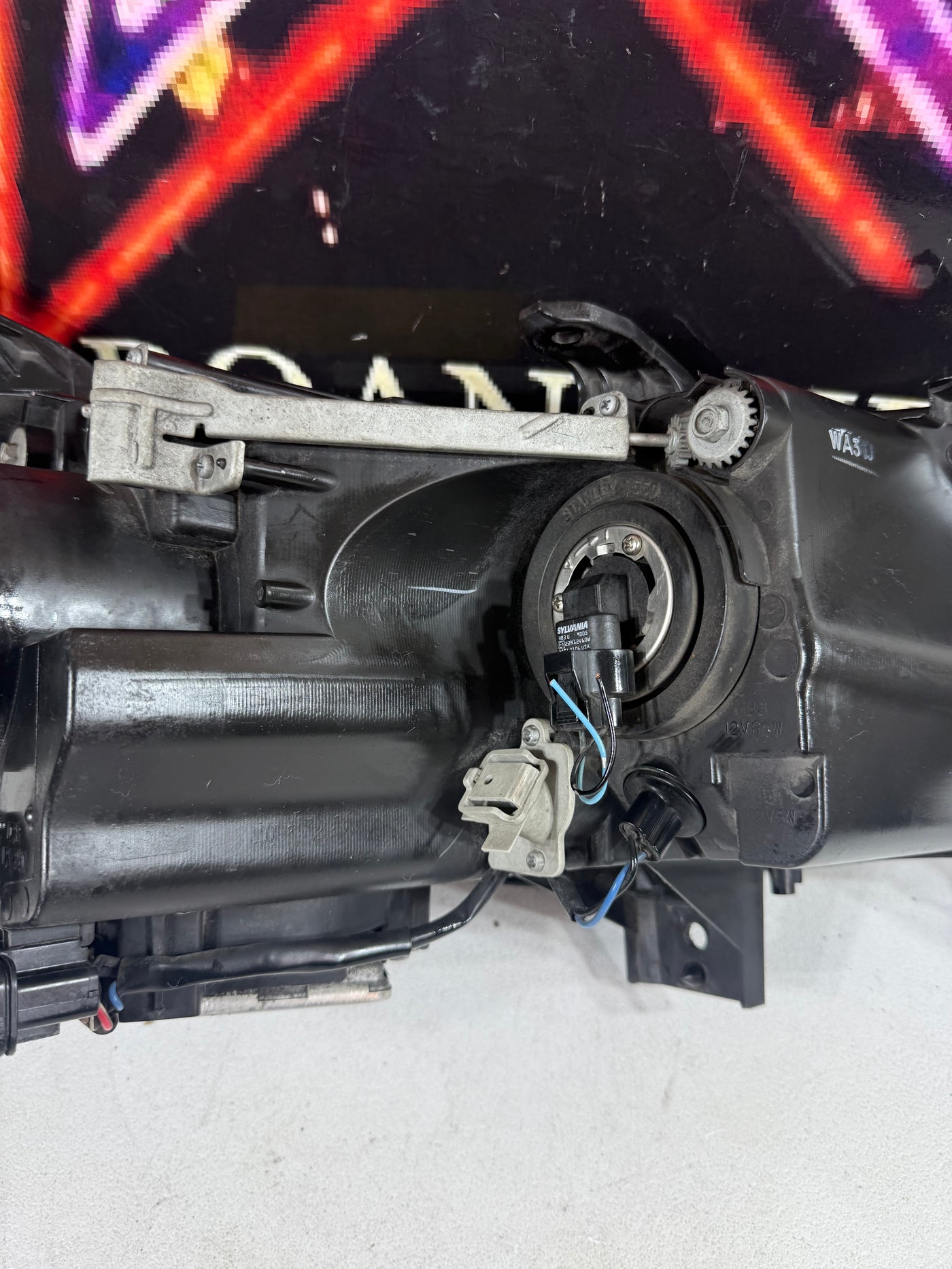Xenon HID 2007-2009 Mitsubishi Outlander Left Driver  Headlight OEM