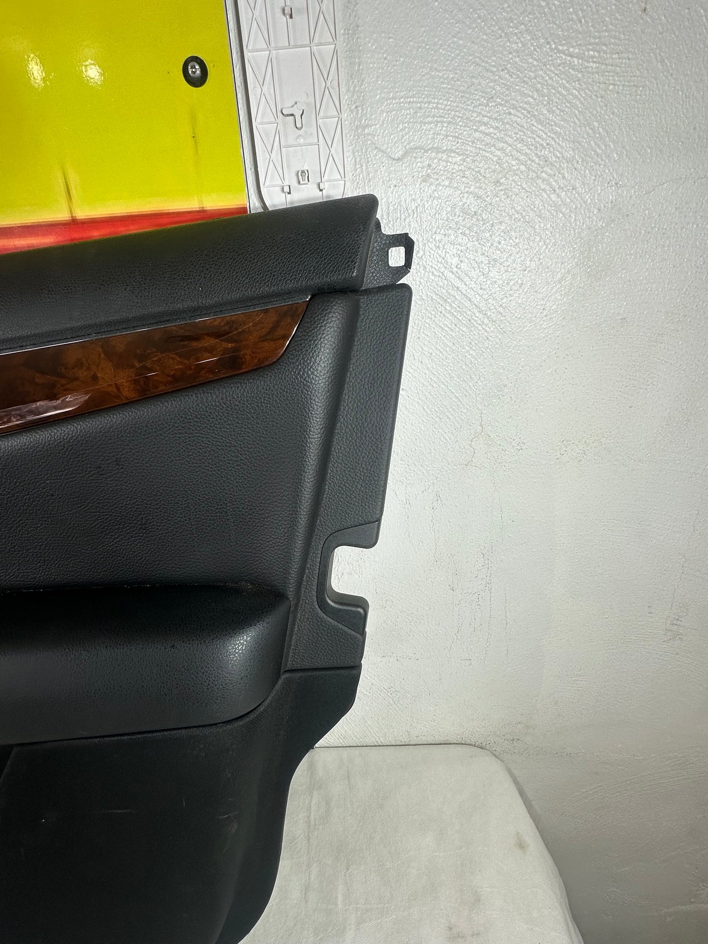 2010 2011 MERCEDES BENZ C-CLASS C300 Front Door Interior Panel Passenger front right side