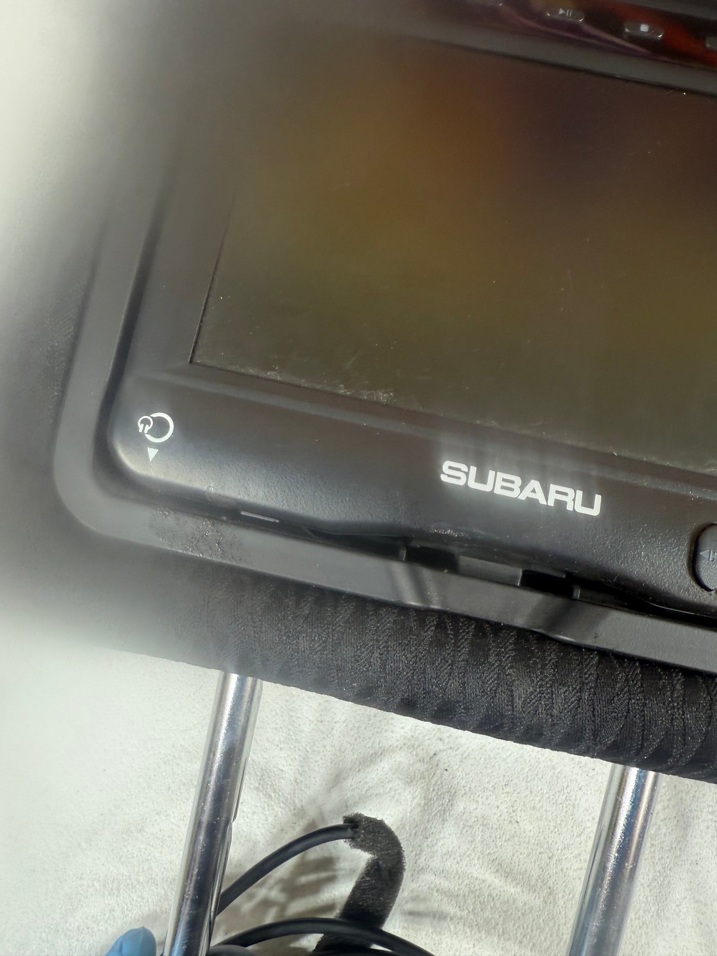 2013 Subaru Legacy Outback Headrest Head Rest Front Driver & Passenger W/ DVD Player OEM