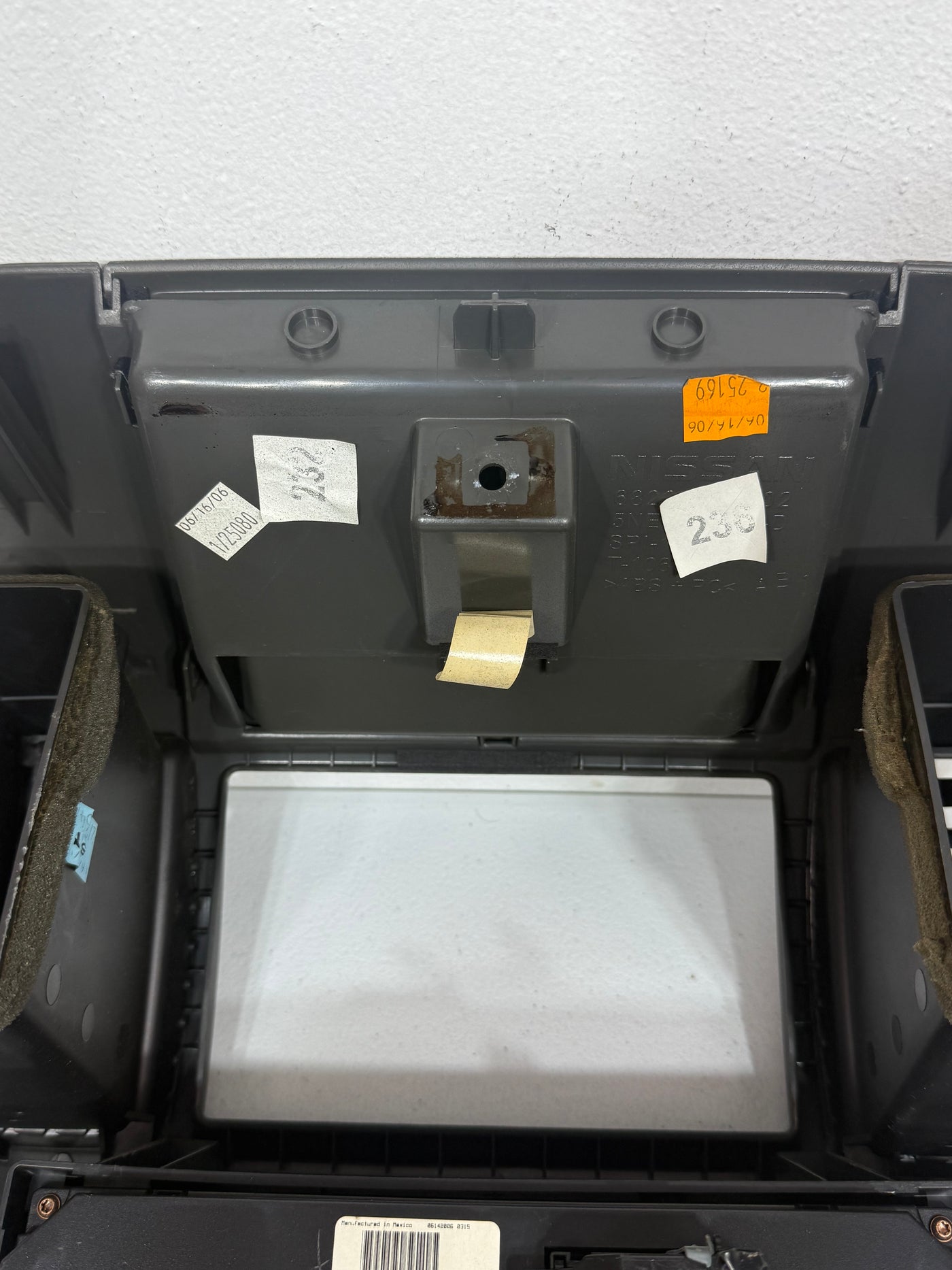 2005-2008 Nissan Xterra Radio Center Dash Bezel Trim Climate Control OEM