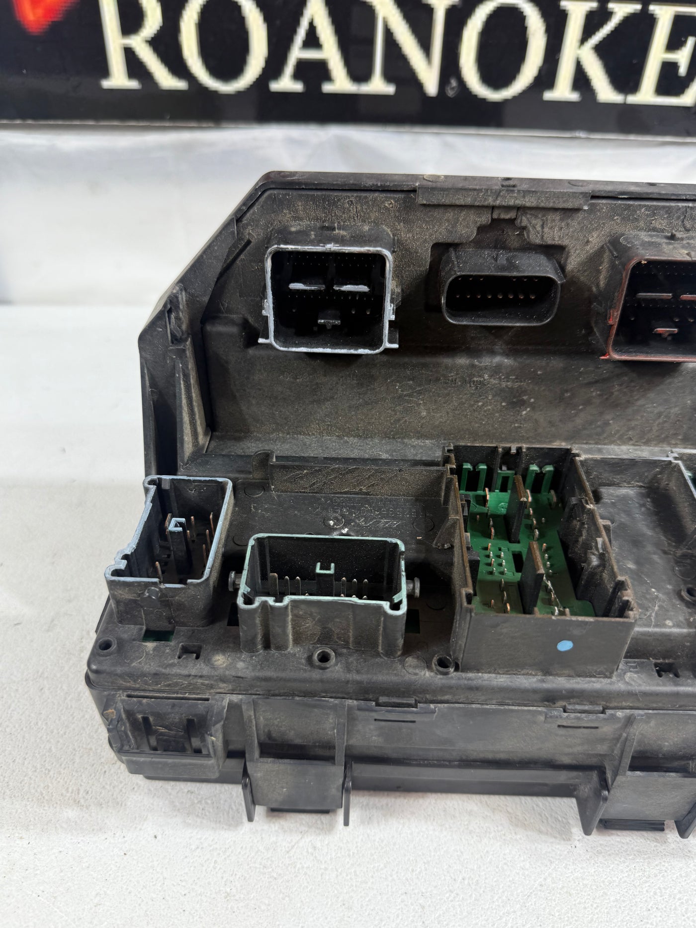 2012 Dodge Grand Caravan Chrysler Town & Country Fuse Box TIPM BCM 68105507AD
