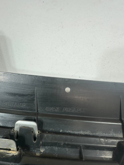 2014 MITSUBISHI OUTLANDER (NOT SPORT ) Grille OEM
