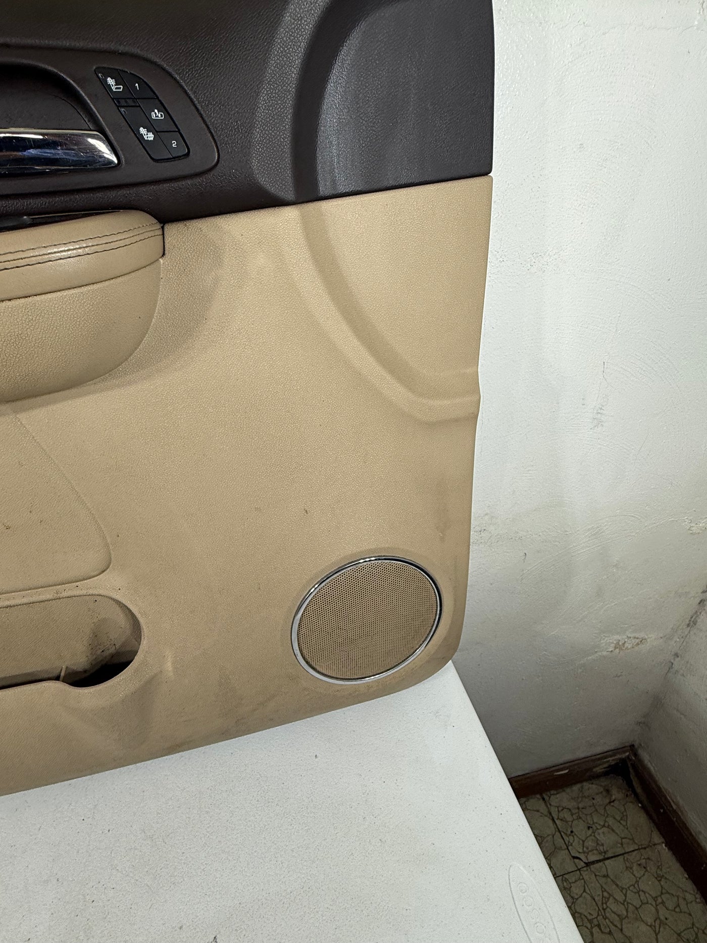 07-09 Chevy Silverado GMC SIERRA Right Passenger Front Door Trim Panel OEM