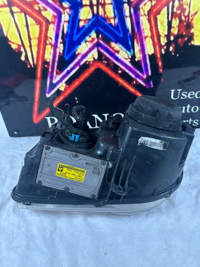 Pasenger Right Headlight Xenon HID Fits Chrysler 300 2005-2010 300 716302 OEM